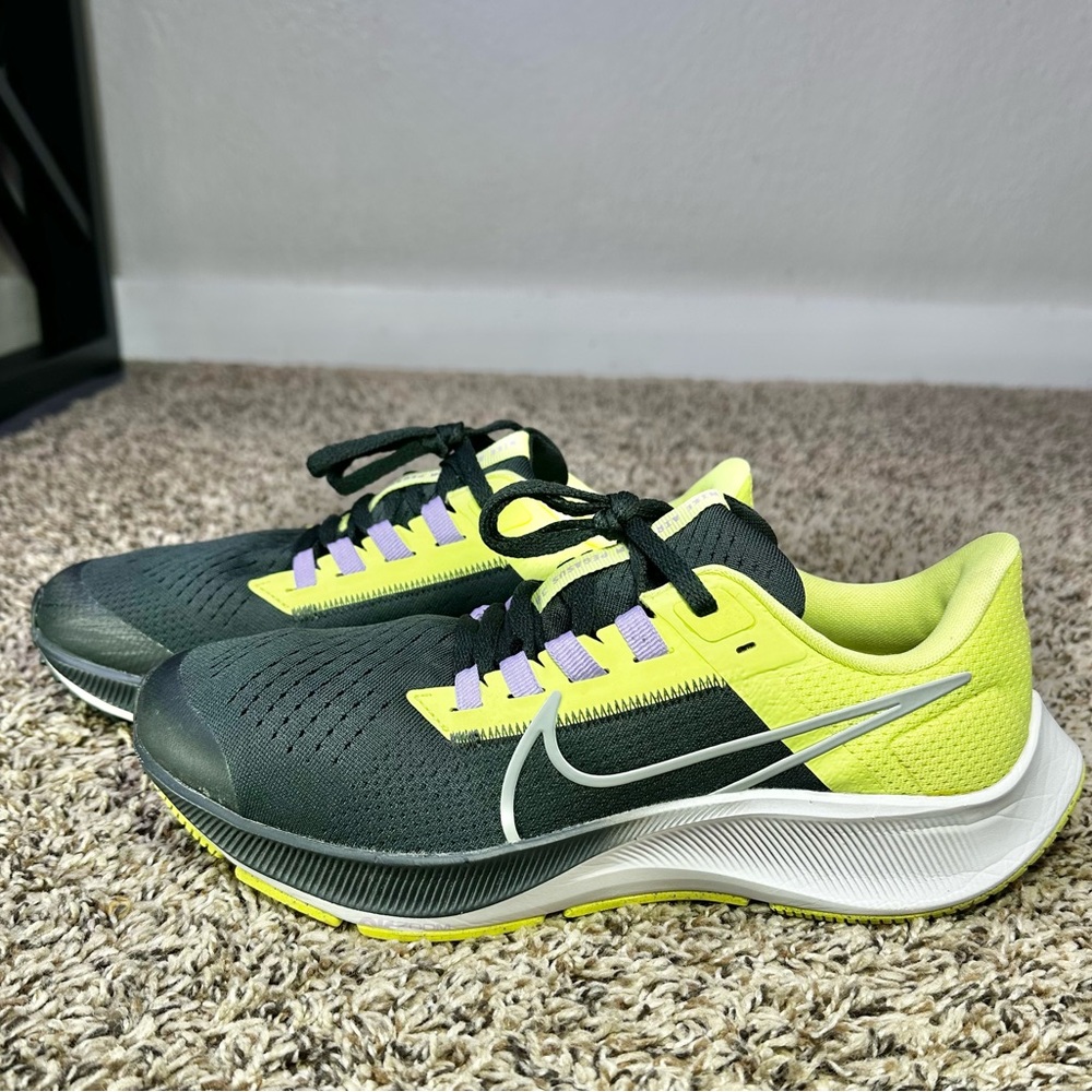 Nike Air Zoom‎ Pegasus 38 Youth Size 7/8.5W CZ4178-012 Dark Grey / Lemon Shoes